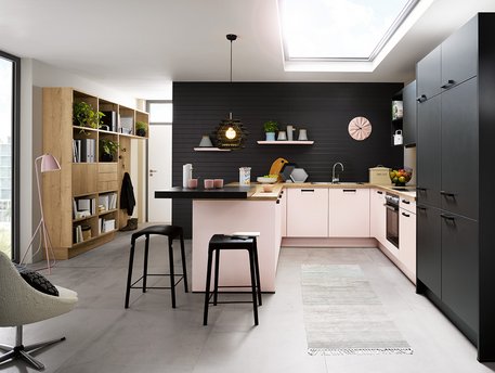 Schüller Küche farbige Küche rosa schwarz