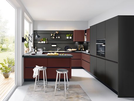 Schüller Küche farbige Küche weinrot schwarz